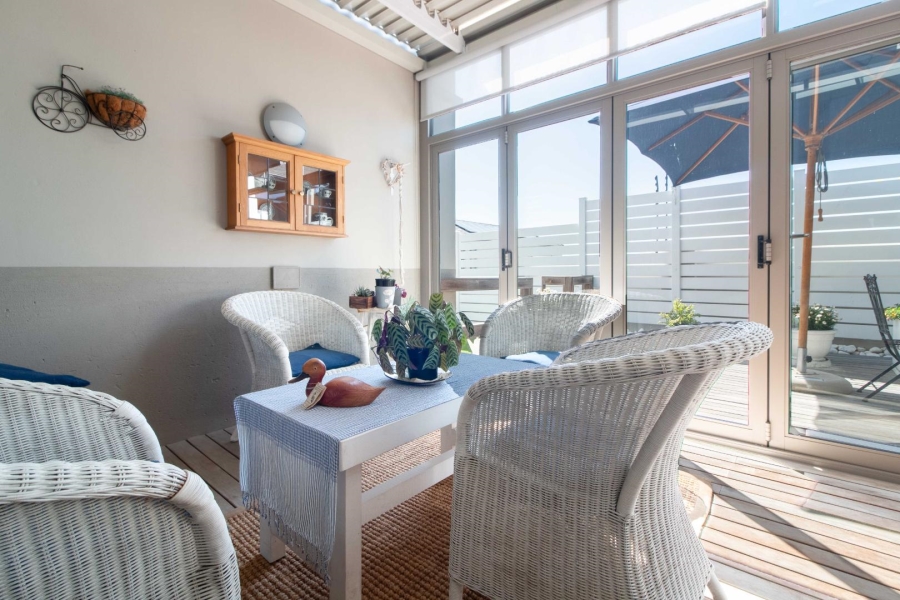 2 Bedroom Property for Sale in Plattekloof Western Cape